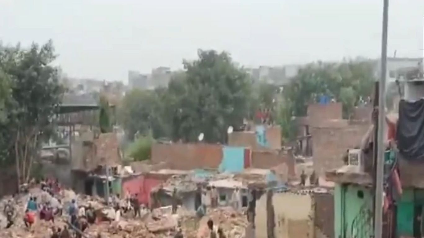 छत्तीसगढ़ में रफ्तार का कहर कार की टक्कर से युवती समेत चार की मौत परिवार में पसरा मातम 1